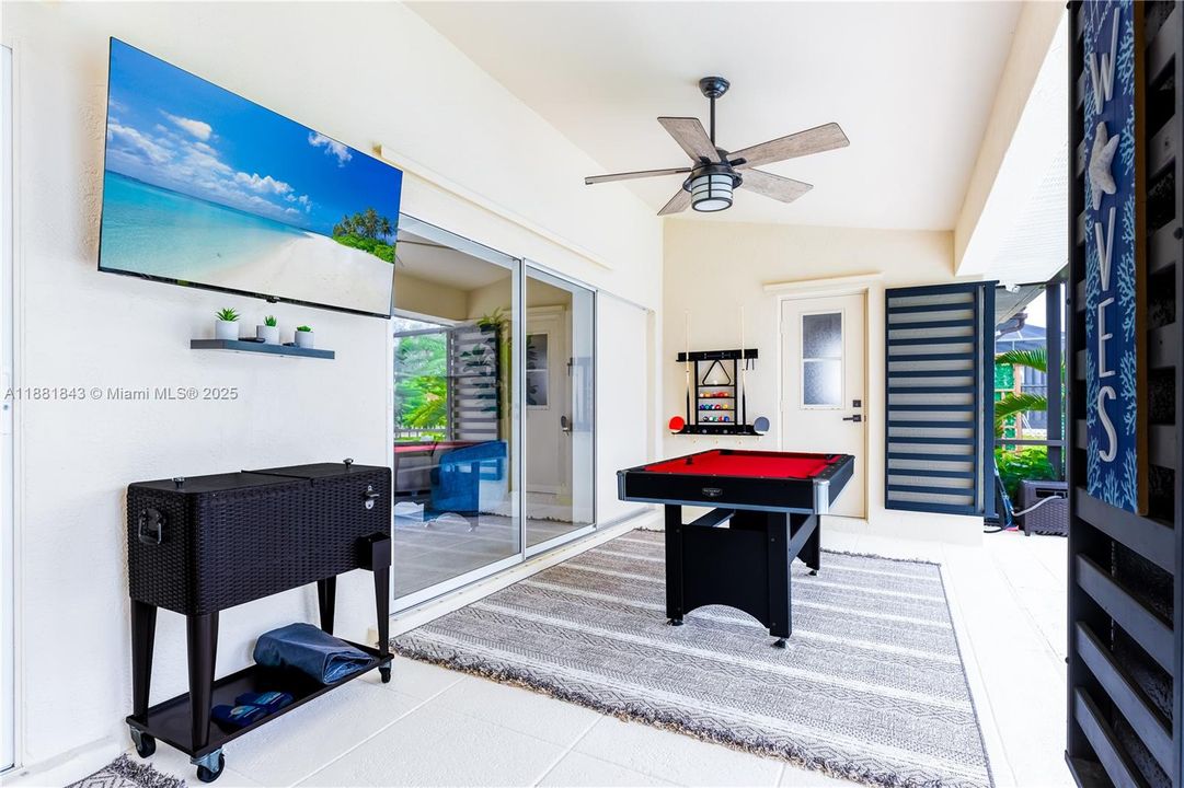 For Sale: $530,000 (3 beds, 2 baths, 1653 Square Feet)