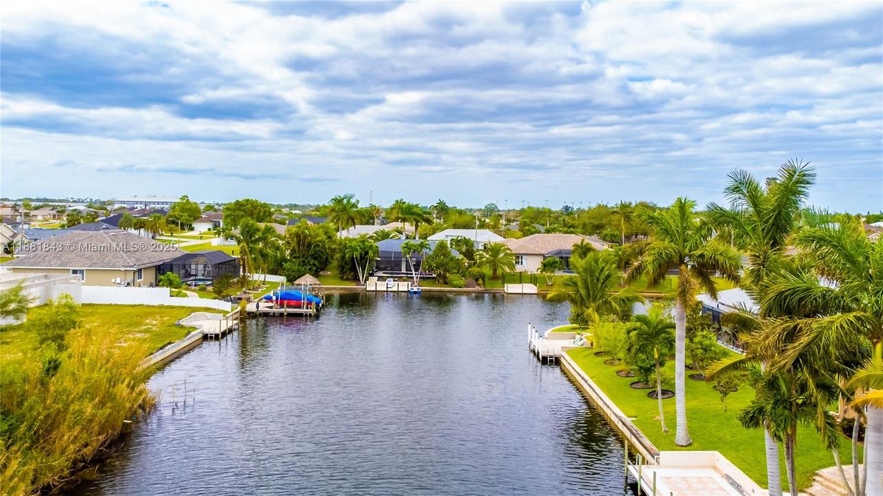 For Sale: $530,000 (3 beds, 2 baths, 1653 Square Feet)