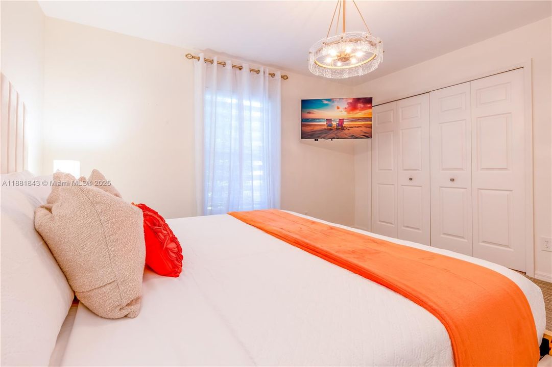 For Sale: $530,000 (3 beds, 2 baths, 1653 Square Feet)