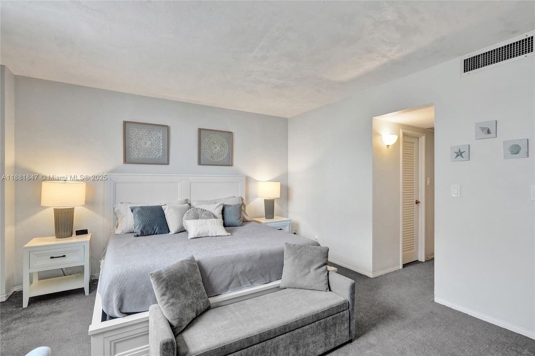 Activo con contrato: $395,000 (1 camas, 1 baños, 950 Pies cuadrados)