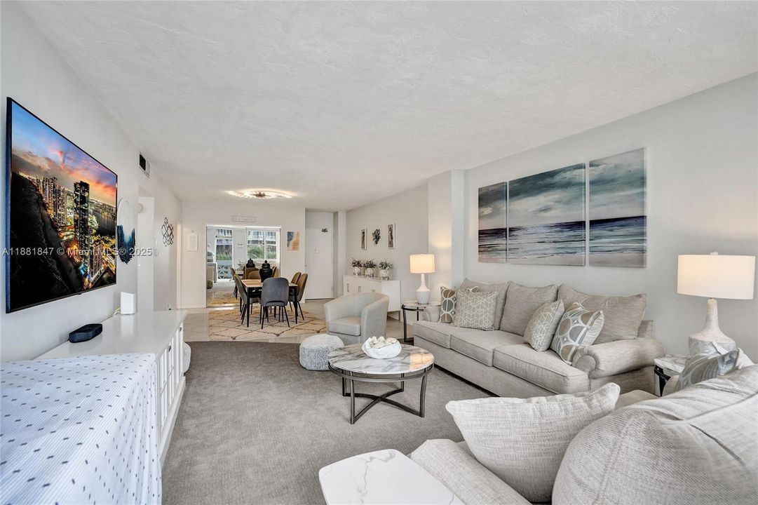 Activo con contrato: $395,000 (1 camas, 1 baños, 950 Pies cuadrados)