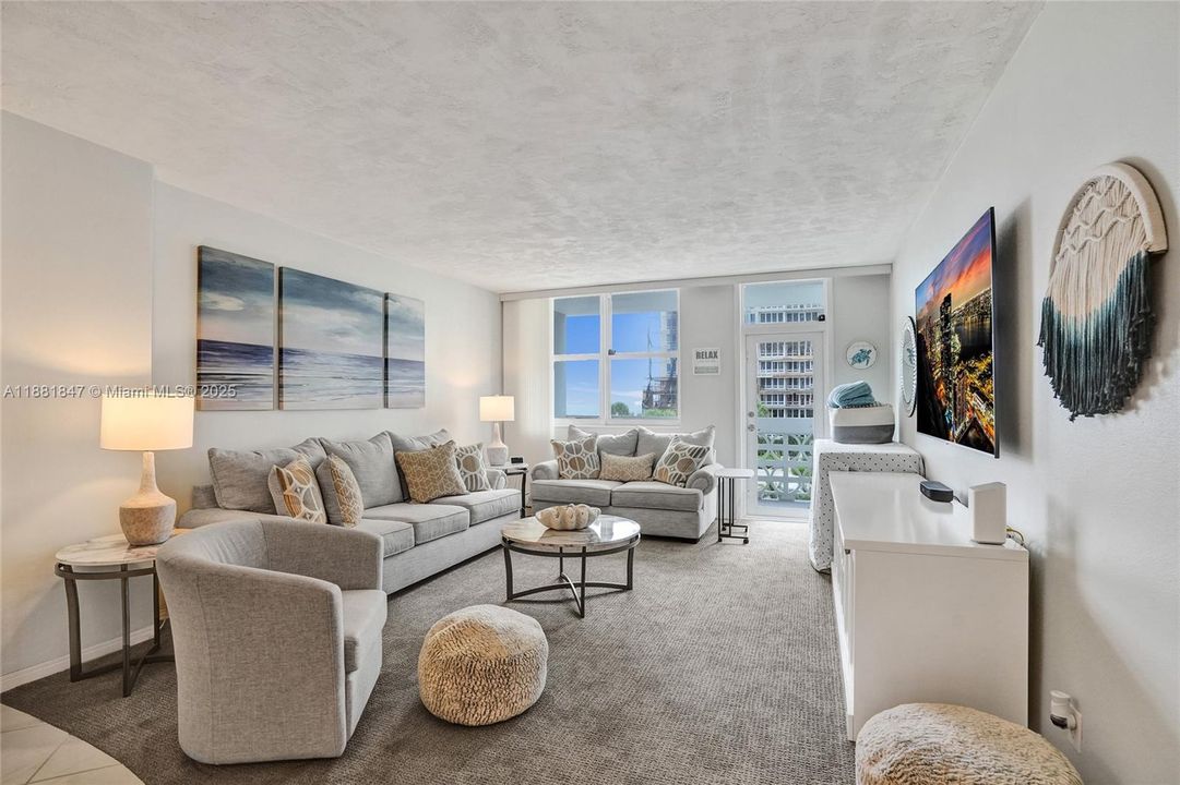 Activo con contrato: $395,000 (1 camas, 1 baños, 950 Pies cuadrados)