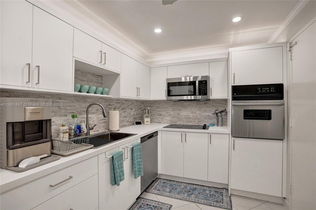 Activo con contrato: $395,000 (1 camas, 1 baños, 950 Pies cuadrados)