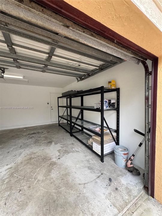 Недавно арендовано: $3,200 (4 спален, 3 ванн, 2065 Квадратных фут)