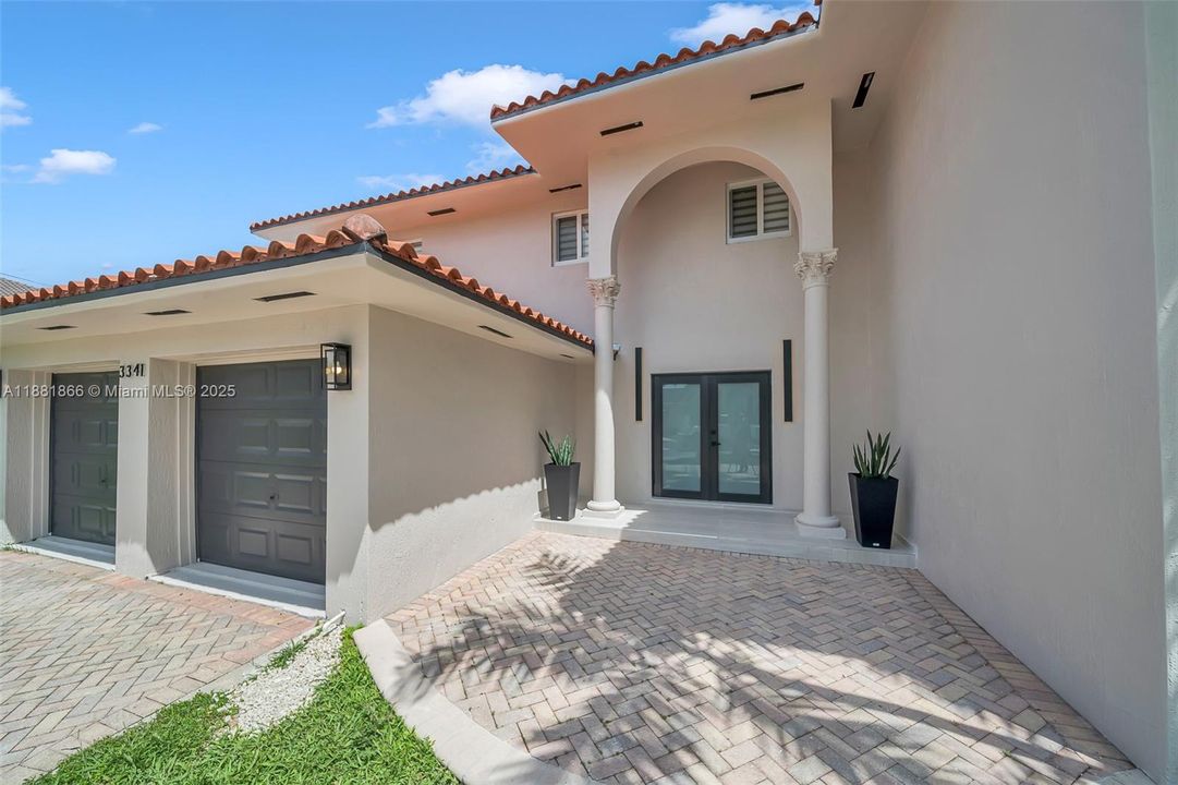 For Sale: $3,500,000 (4 beds, 3 baths, 3219 Square Feet)