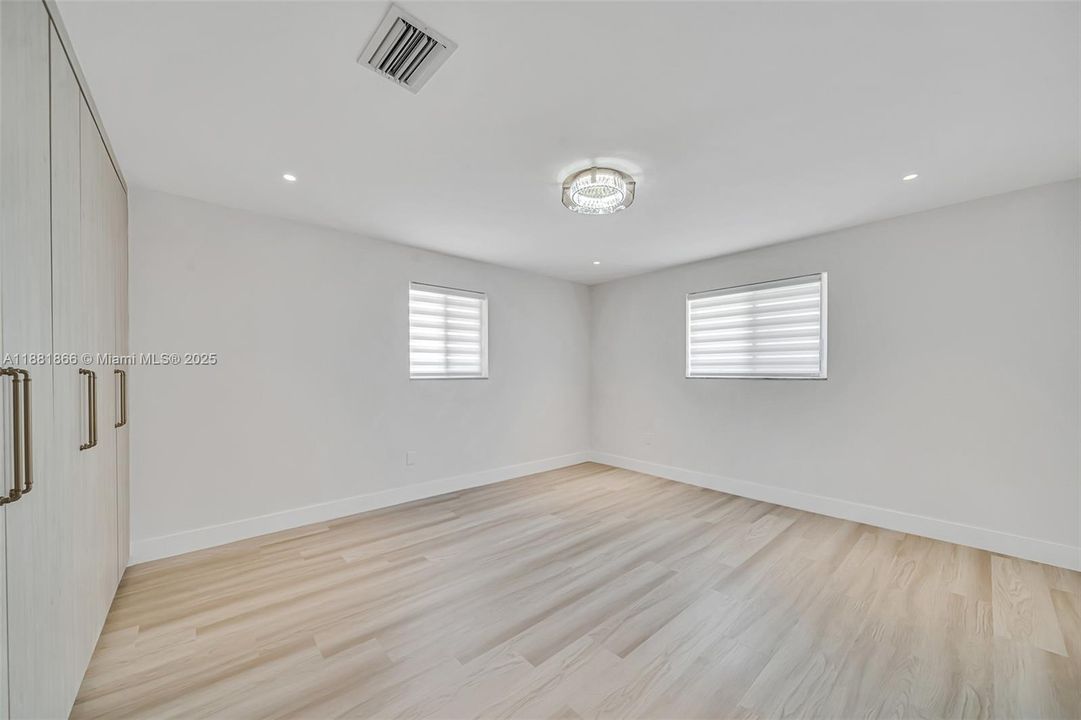 For Sale: $3,500,000 (4 beds, 3 baths, 3219 Square Feet)