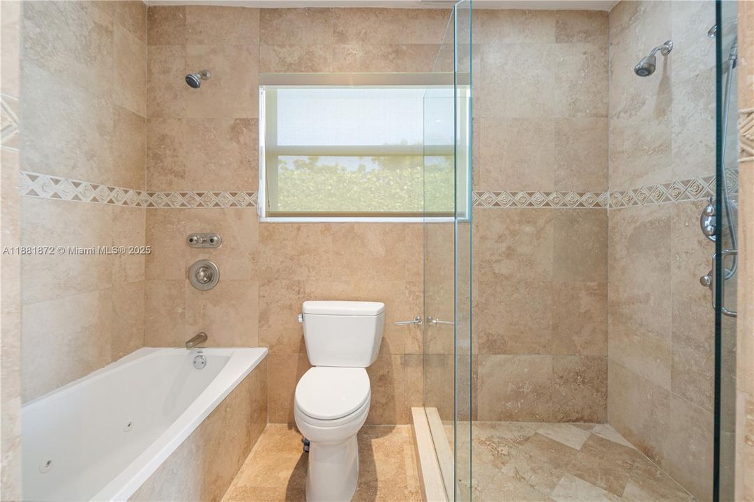 Activo con contrato: $23,000 (3 camas, 3 baños, 2501 Pies cuadrados)