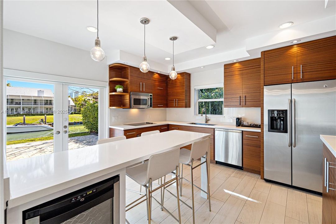 Activo con contrato: $23,000 (3 camas, 3 baños, 2501 Pies cuadrados)