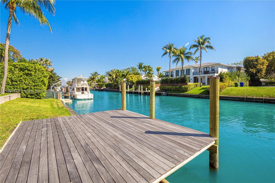 Activo con contrato: $23,000 (3 camas, 3 baños, 2501 Pies cuadrados)