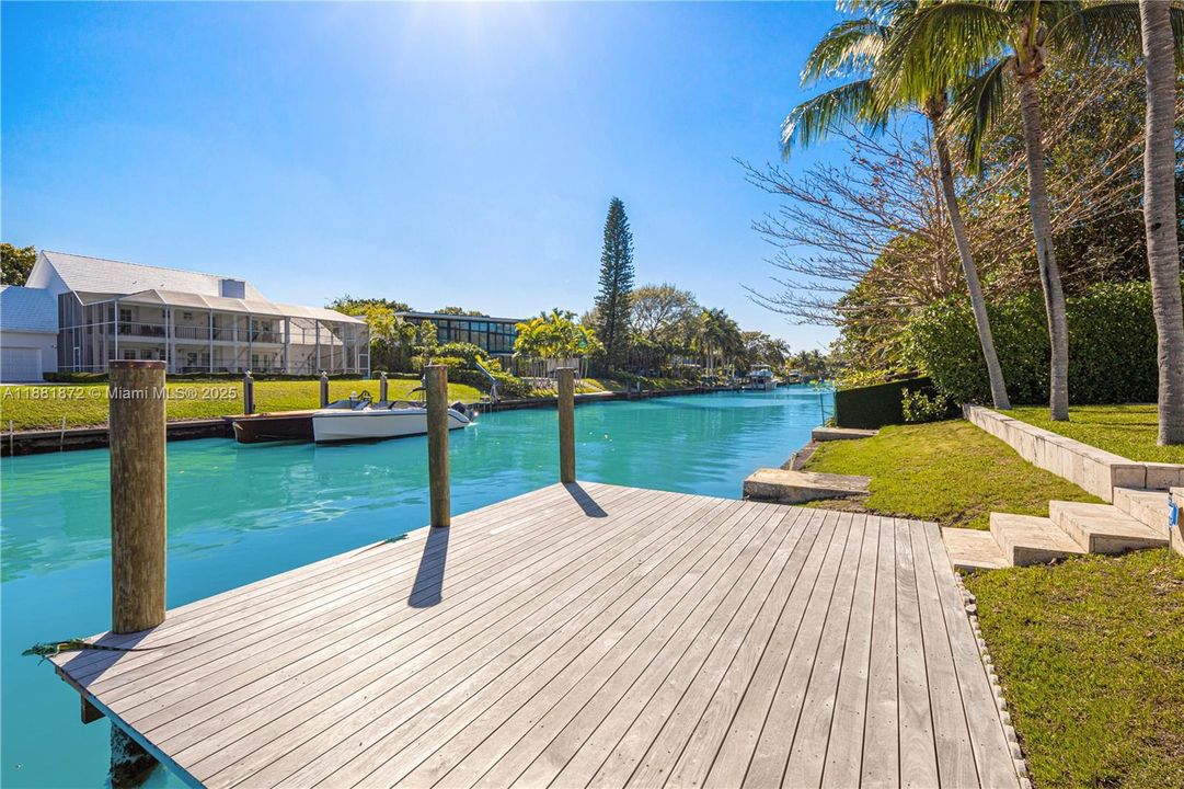 Activo con contrato: $23,000 (3 camas, 3 baños, 2501 Pies cuadrados)