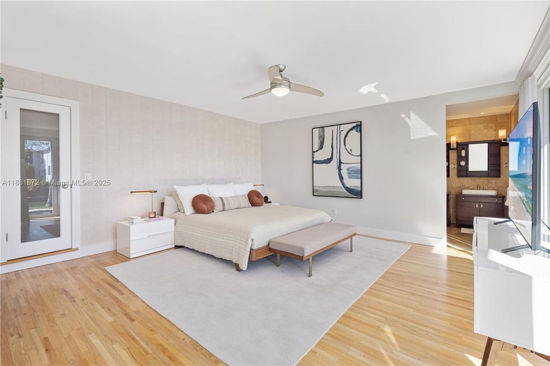 Activo con contrato: $23,000 (3 camas, 3 baños, 2501 Pies cuadrados)