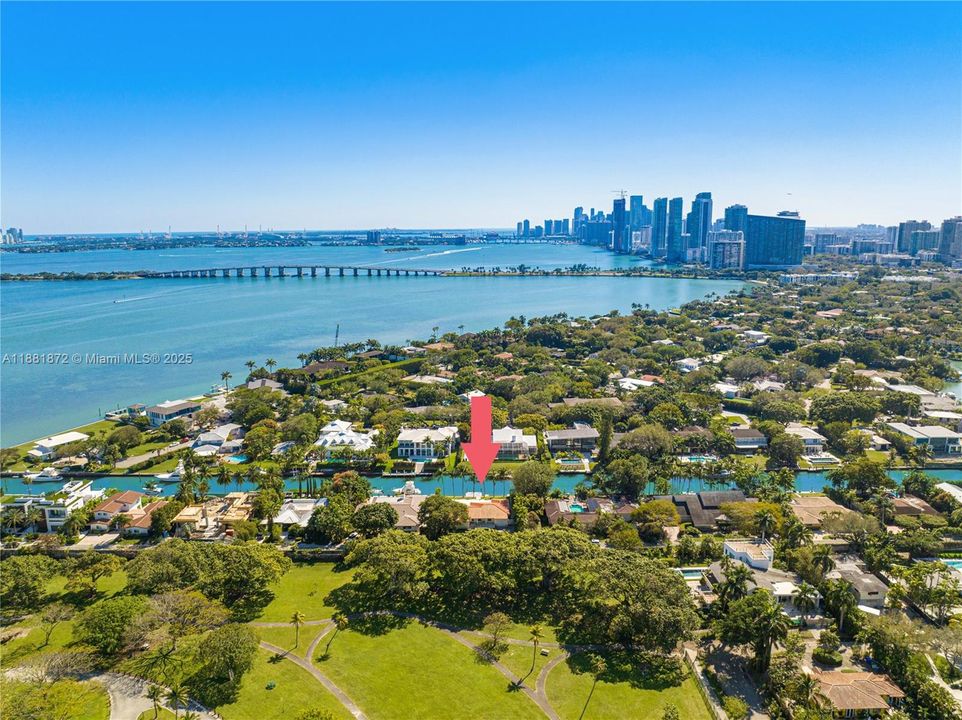 Activo con contrato: $23,000 (3 camas, 3 baños, 2501 Pies cuadrados)