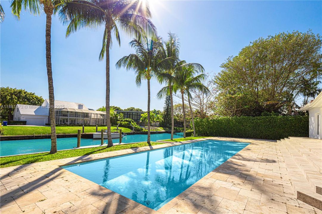 Activo con contrato: $23,000 (3 camas, 3 baños, 2501 Pies cuadrados)