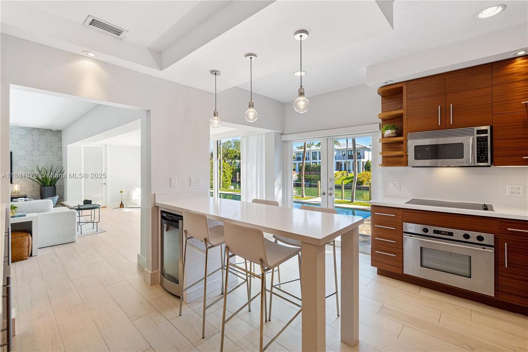 Activo con contrato: $23,000 (3 camas, 3 baños, 2501 Pies cuadrados)