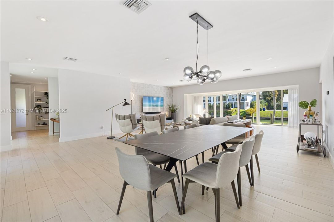 Activo con contrato: $23,000 (3 camas, 3 baños, 2501 Pies cuadrados)