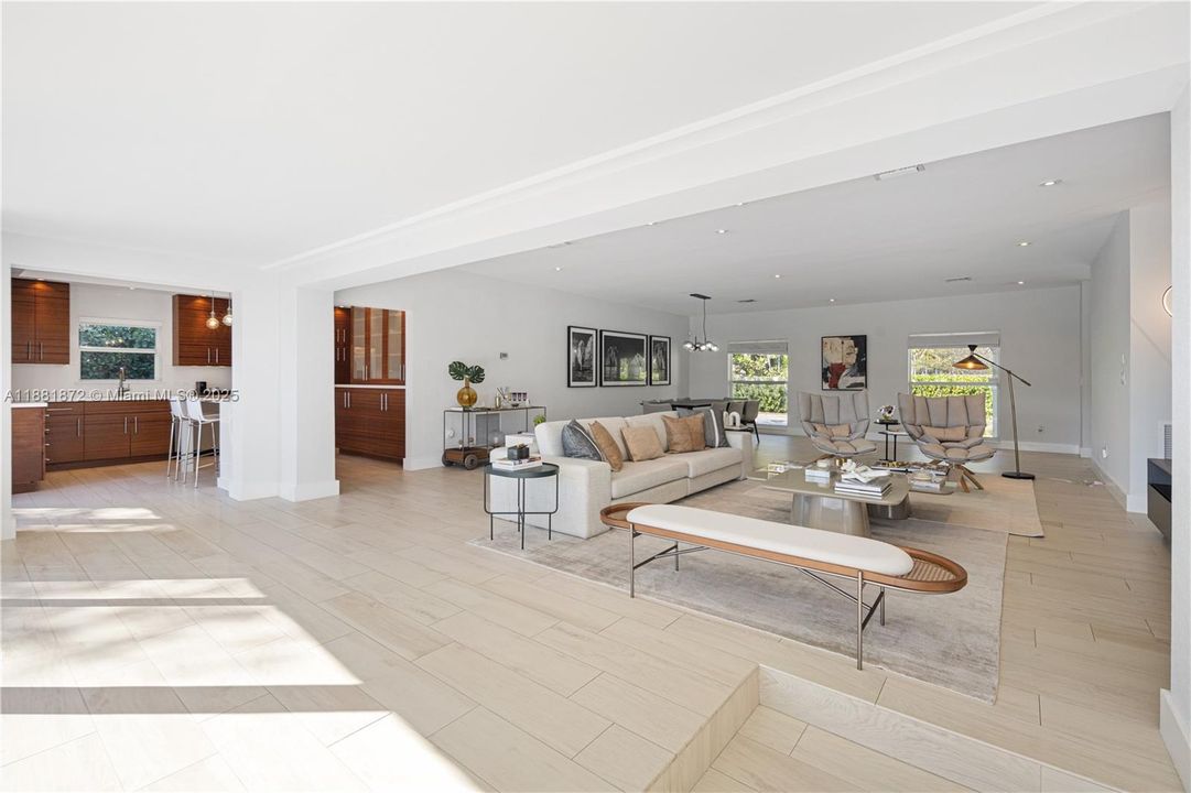 Activo con contrato: $23,000 (3 camas, 3 baños, 2501 Pies cuadrados)