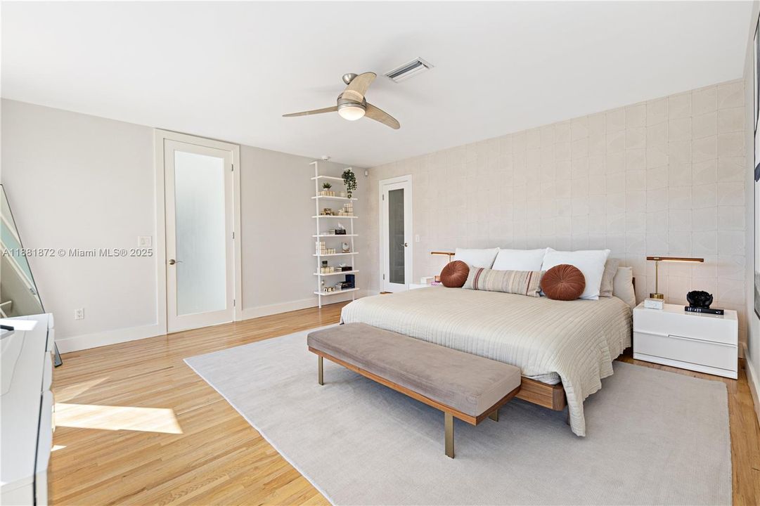 Activo con contrato: $23,000 (3 camas, 3 baños, 2501 Pies cuadrados)