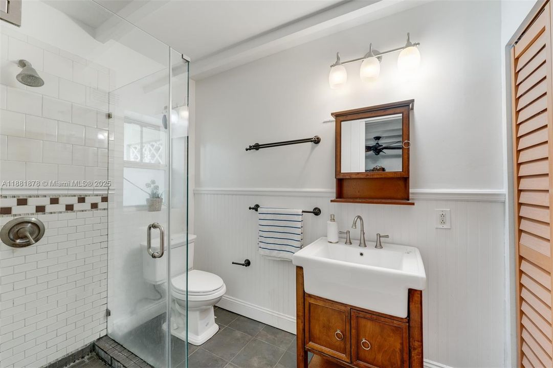 Active With Contract: $880,000 (2 beds, 2 baths, 990 Square Feet)