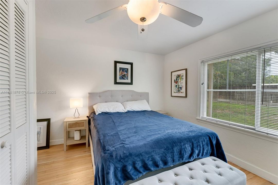 Active With Contract: $880,000 (2 beds, 2 baths, 990 Square Feet)