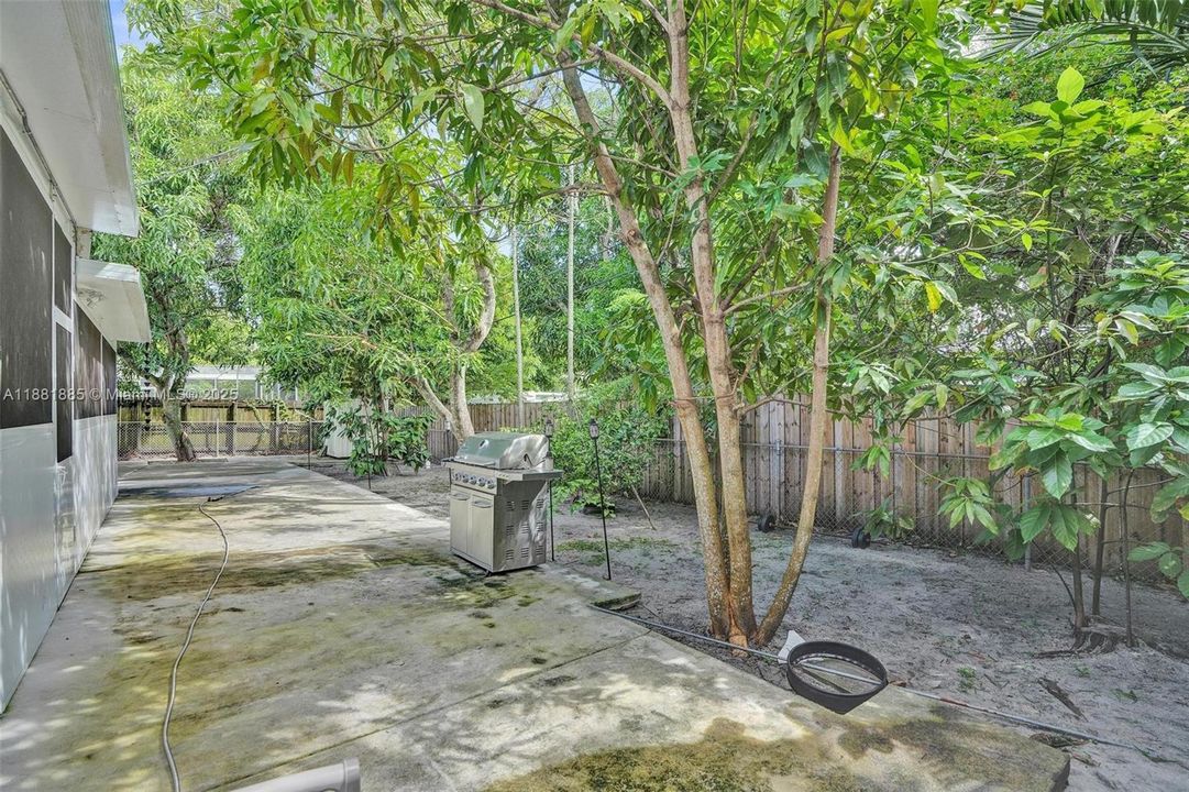 Active With Contract: $665,000 (3 beds, 2 baths, 1852 Square Feet)