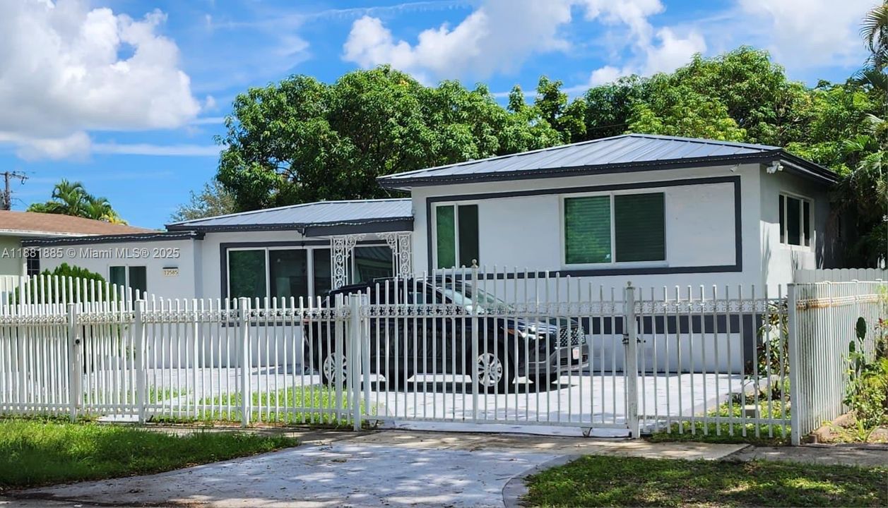 Active With Contract: $665,000 (3 beds, 2 baths, 1852 Square Feet)