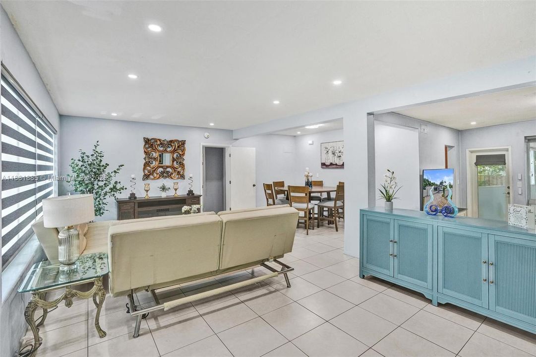 Active With Contract: $665,000 (3 beds, 2 baths, 1852 Square Feet)