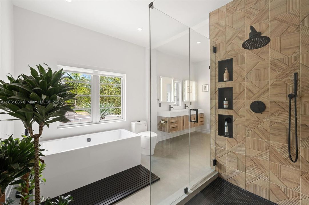 合同活跃: $2,725,000 (3 贝兹, 3 浴室, 2726 平方英尺)