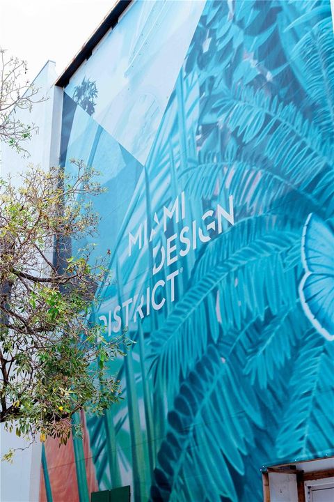 合同活跃: $2,725,000 (3 贝兹, 3 浴室, 2726 平方英尺)