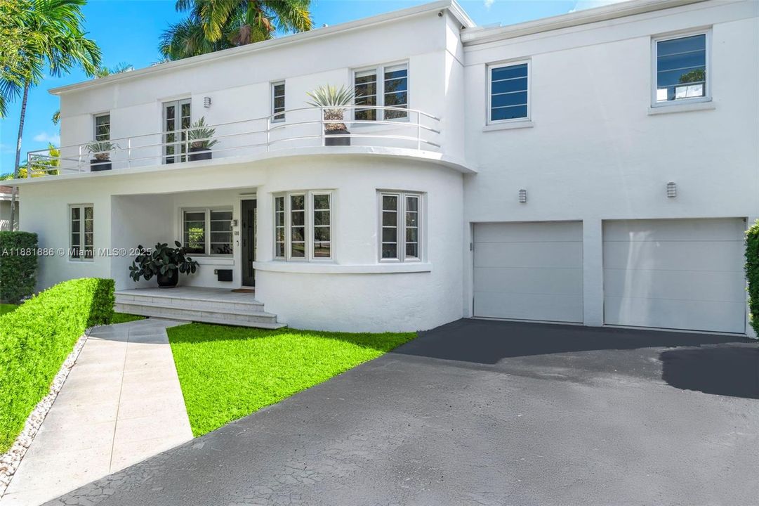 合同活跃: $2,725,000 (3 贝兹, 3 浴室, 2726 平方英尺)