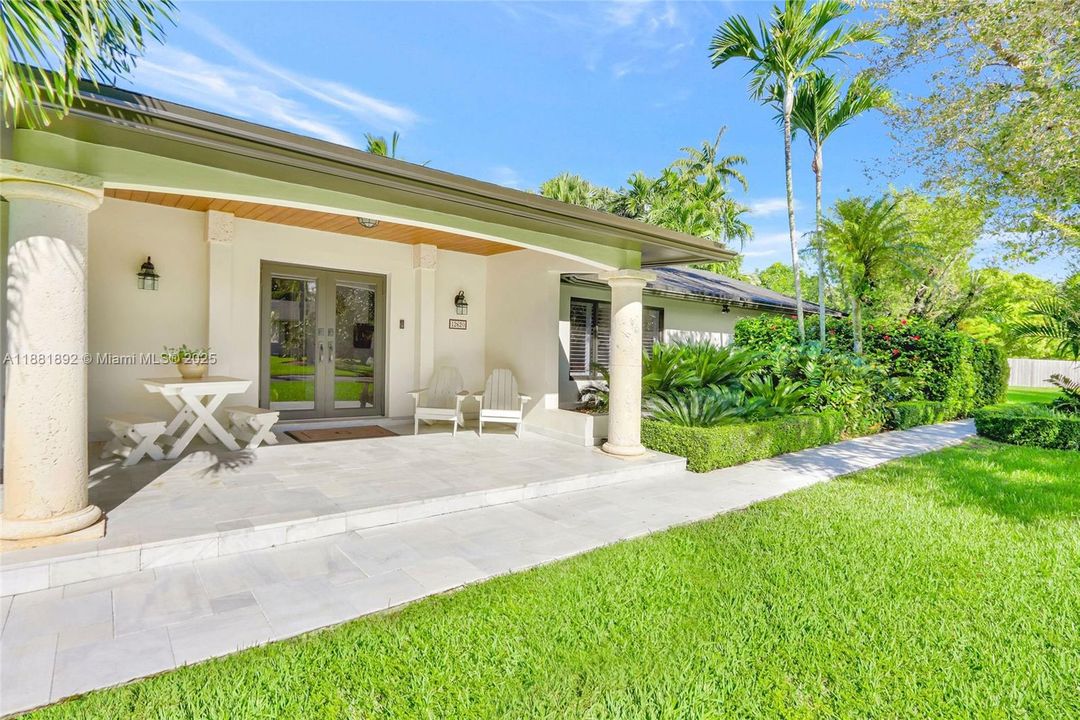 Recently Sold: $1,390,000 (5 beds, 3 baths, 2986 Square Feet)