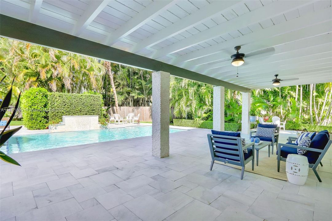 Recently Sold: $1,390,000 (5 beds, 3 baths, 2986 Square Feet)