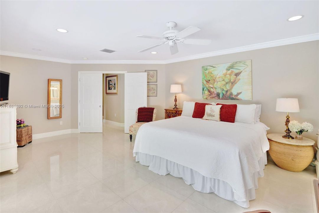 Recently Sold: $1,390,000 (5 beds, 3 baths, 2986 Square Feet)