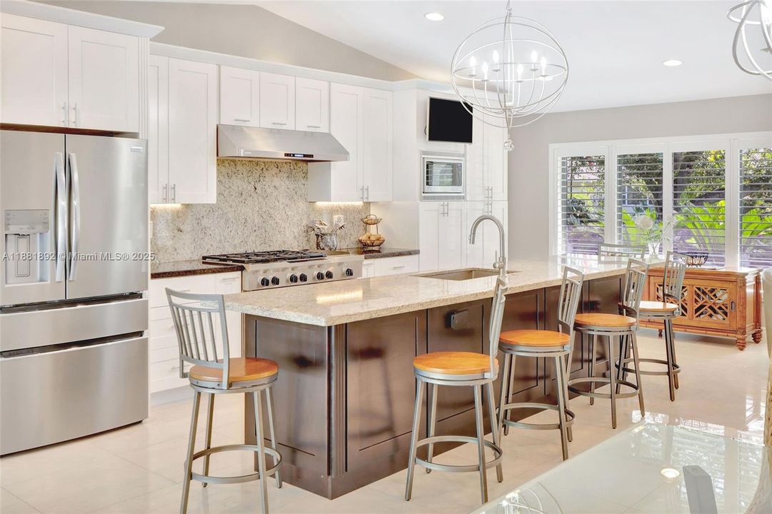 Recently Sold: $1,390,000 (5 beds, 3 baths, 2986 Square Feet)