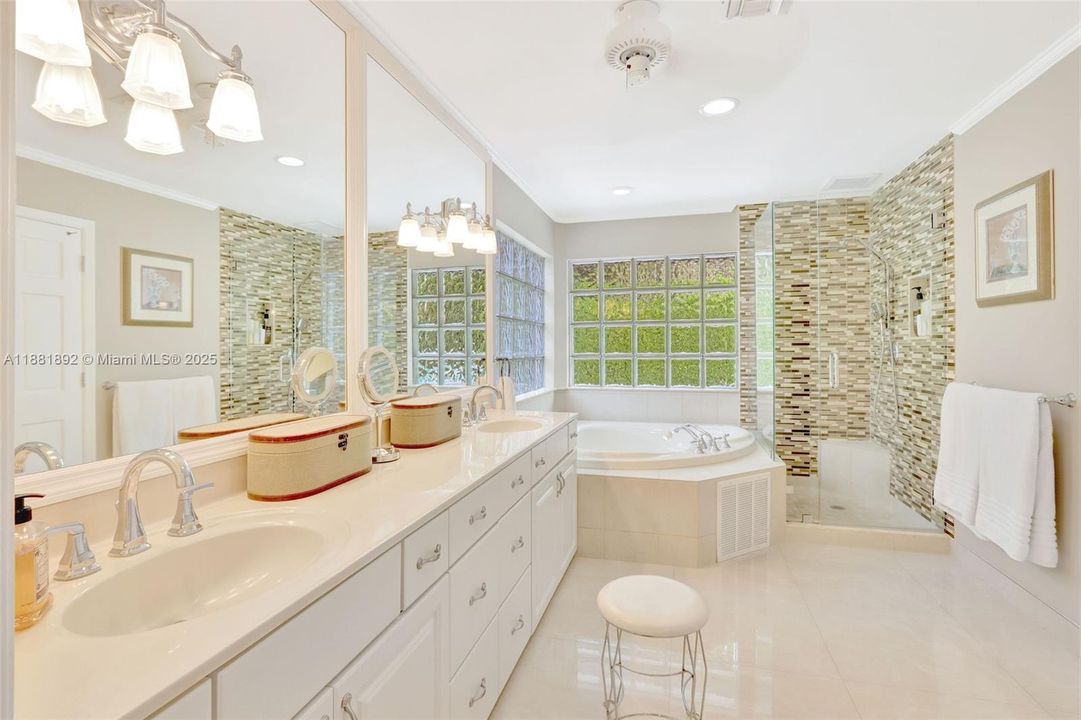 Recently Sold: $1,390,000 (5 beds, 3 baths, 2986 Square Feet)