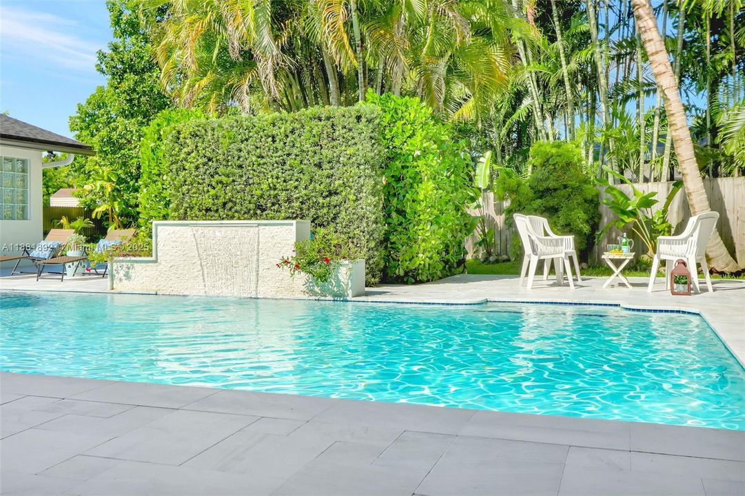 Recently Sold: $1,390,000 (5 beds, 3 baths, 2986 Square Feet)