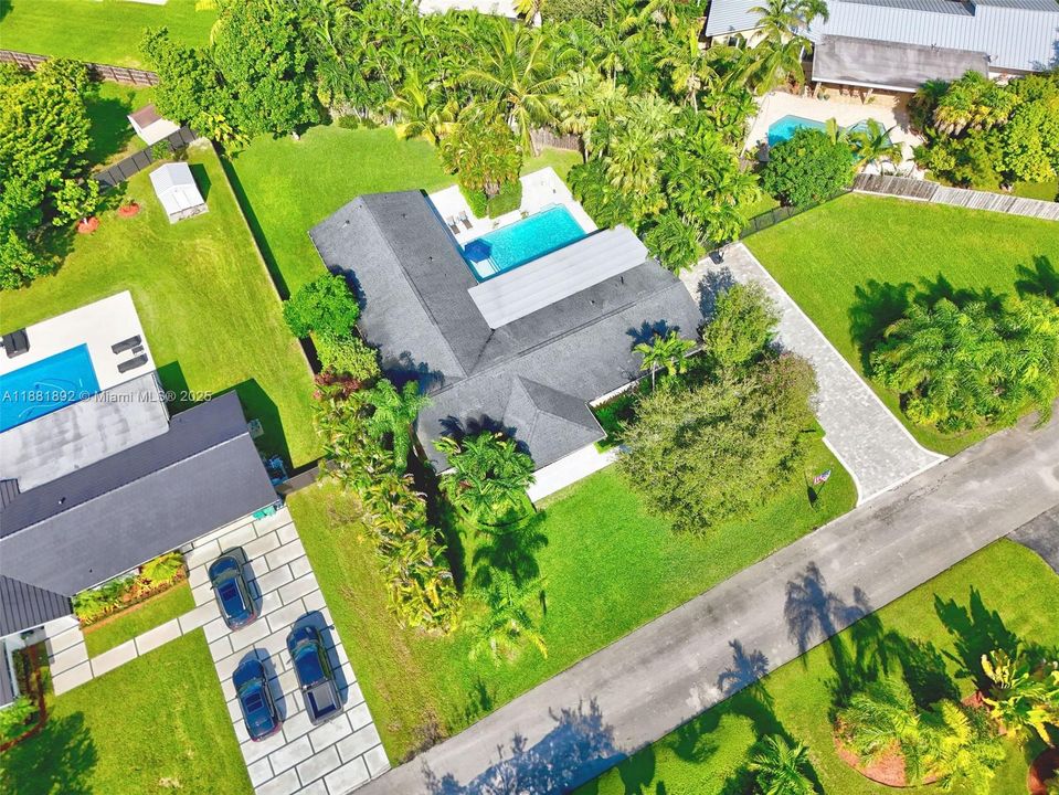 Recently Sold: $1,390,000 (5 beds, 3 baths, 2986 Square Feet)