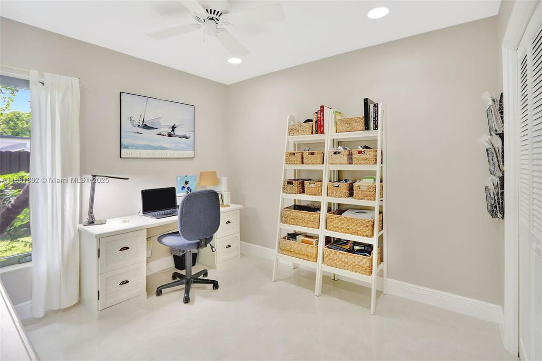 Recently Sold: $1,390,000 (5 beds, 3 baths, 2986 Square Feet)