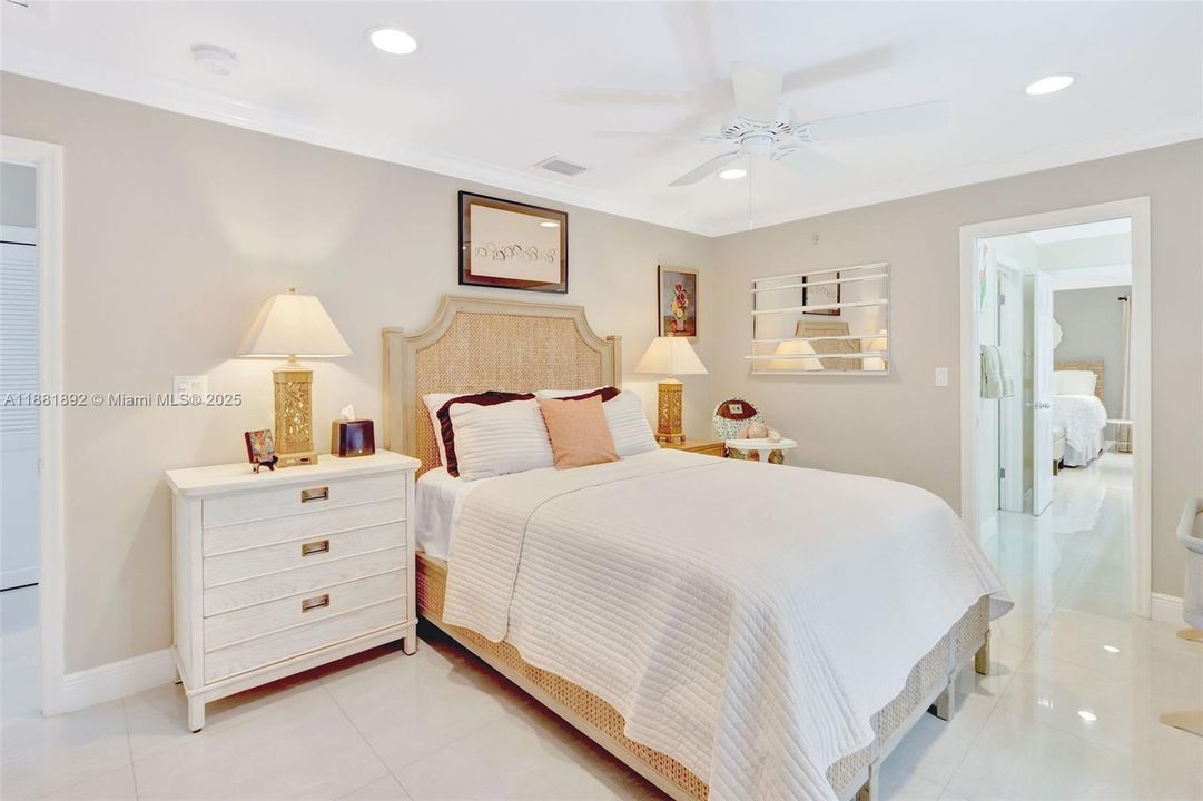 Recently Sold: $1,390,000 (5 beds, 3 baths, 2986 Square Feet)