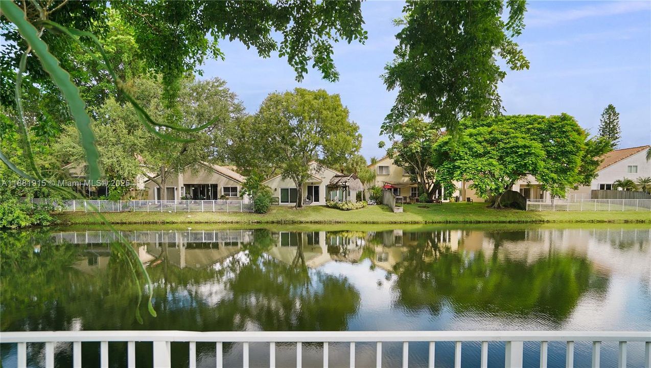 合同活跃: $725,000 (3 贝兹, 2 浴室, 1929 平方英尺)