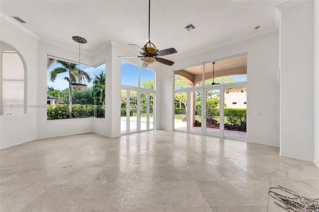 В аренду: $10,500 (6 спален, 4 ванн, 4246 Квадратных фут)