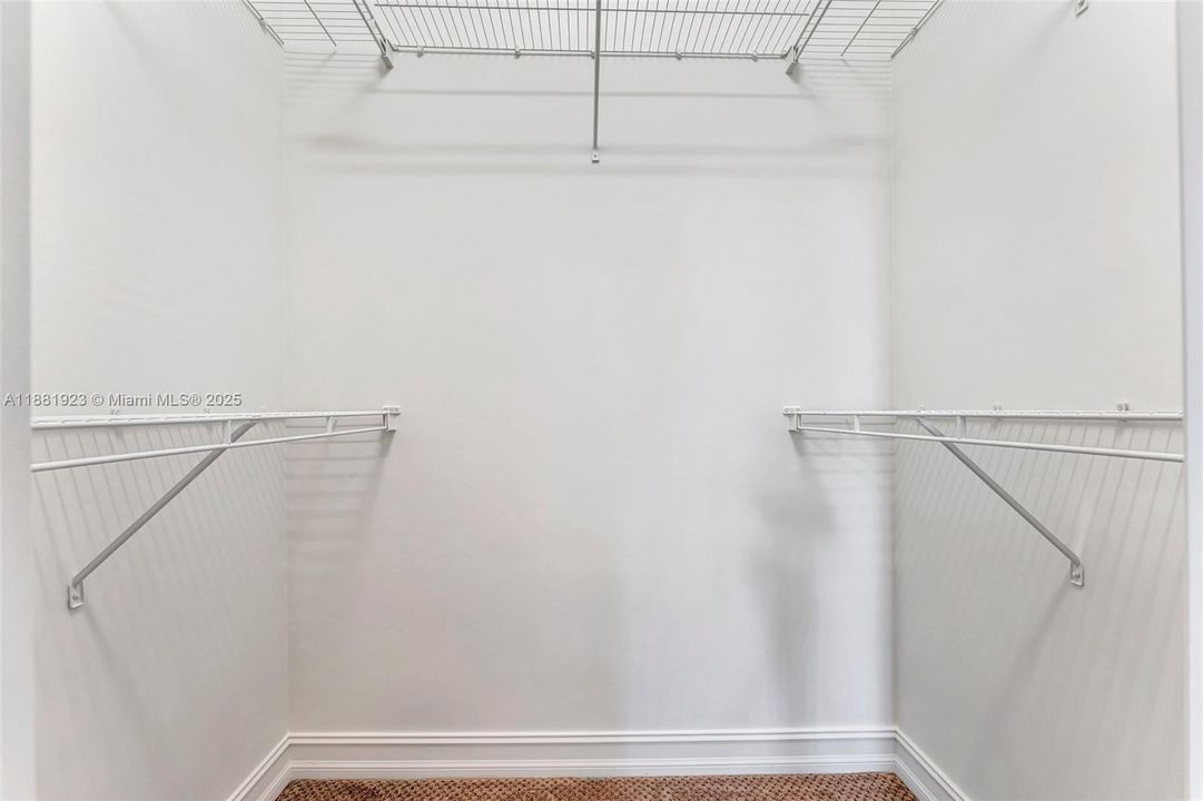 В аренду: $10,500 (6 спален, 4 ванн, 4246 Квадратных фут)