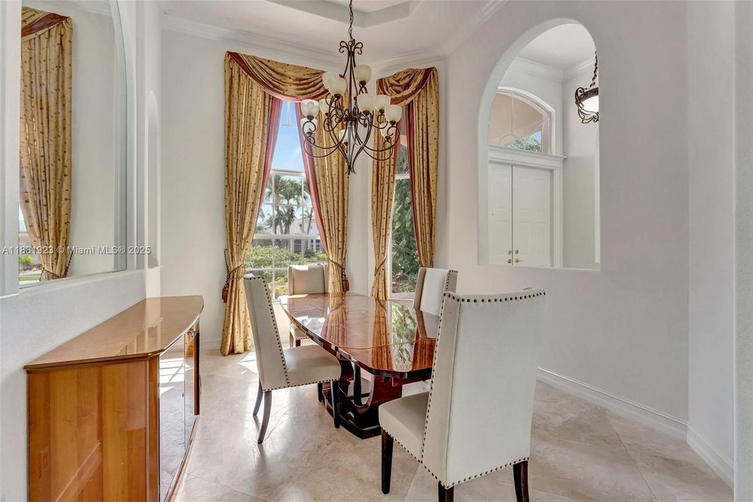 В аренду: $10,500 (6 спален, 4 ванн, 4246 Квадратных фут)