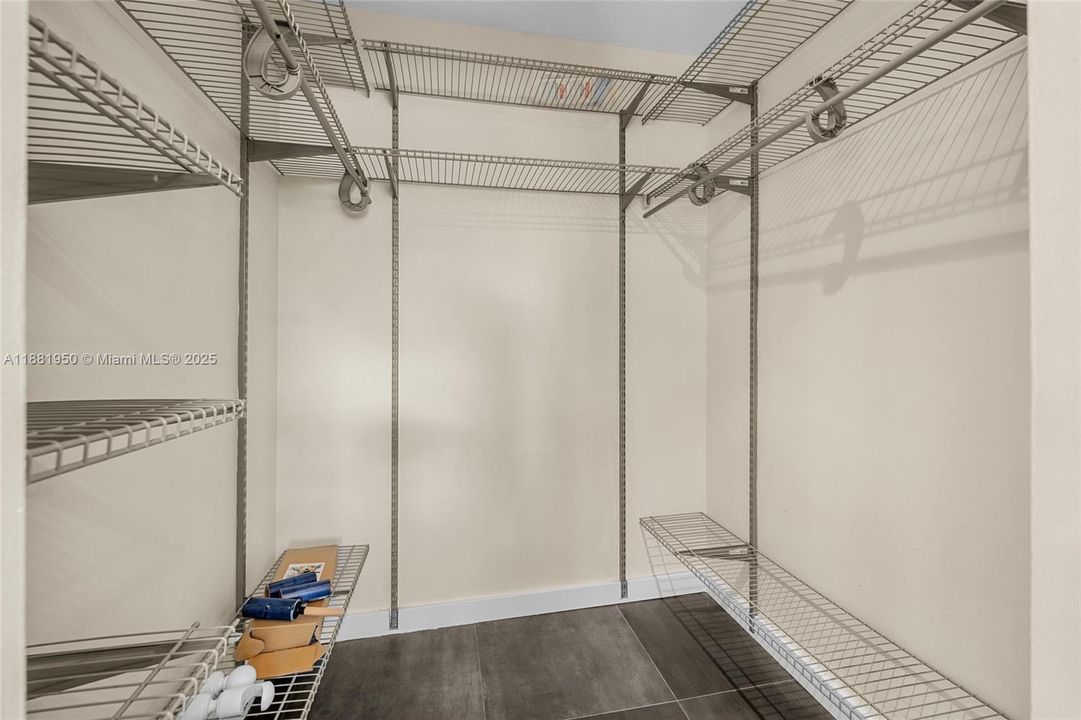 Под контрактом: $500,000 (3 спален, 2 ванн, 1424 Квадратных фут)