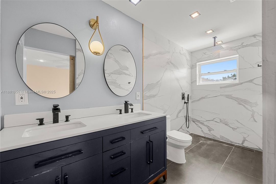 Под контрактом: $500,000 (3 спален, 2 ванн, 1424 Квадратных фут)