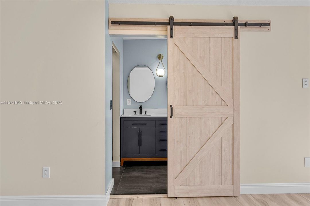 Под контрактом: $500,000 (3 спален, 2 ванн, 1424 Квадратных фут)