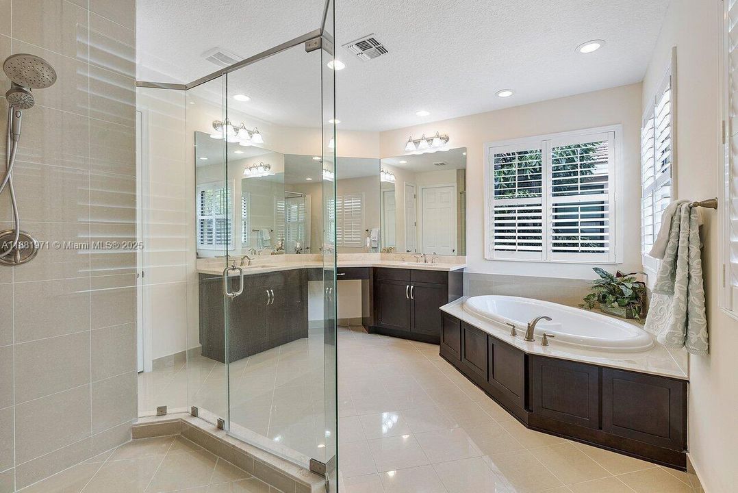 For Sale: $1,750,000 (5 beds, 4 baths, 4160 Square Feet)