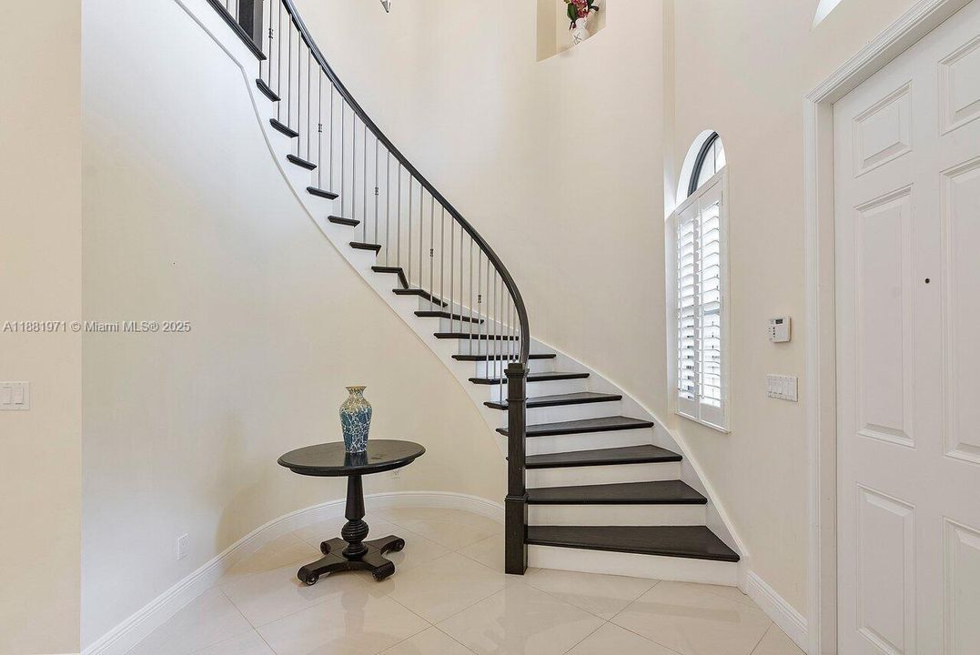 For Sale: $1,750,000 (5 beds, 4 baths, 4160 Square Feet)