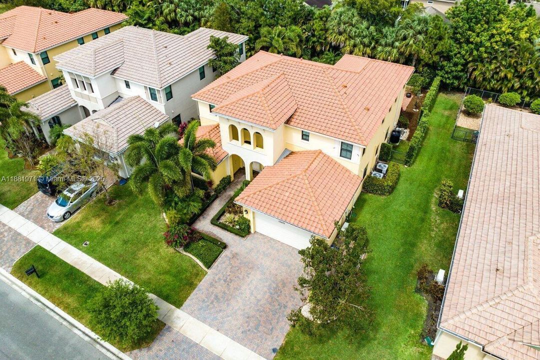 For Sale: $1,750,000 (5 beds, 4 baths, 4160 Square Feet)