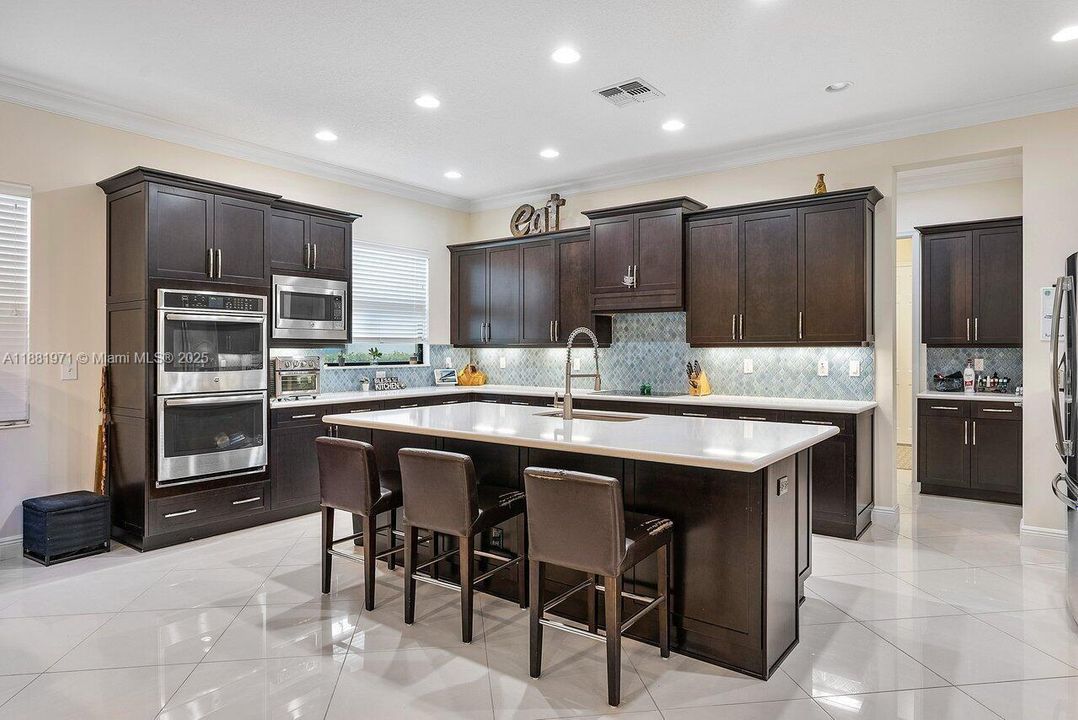 For Sale: $1,750,000 (5 beds, 4 baths, 4160 Square Feet)