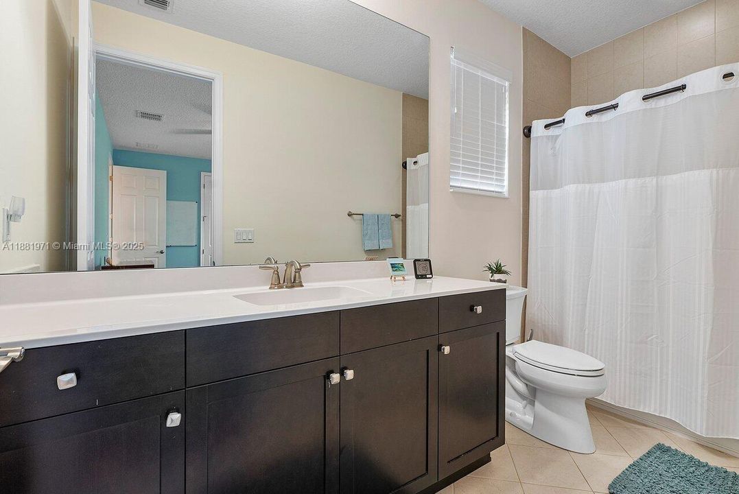 For Sale: $1,750,000 (5 beds, 4 baths, 4160 Square Feet)